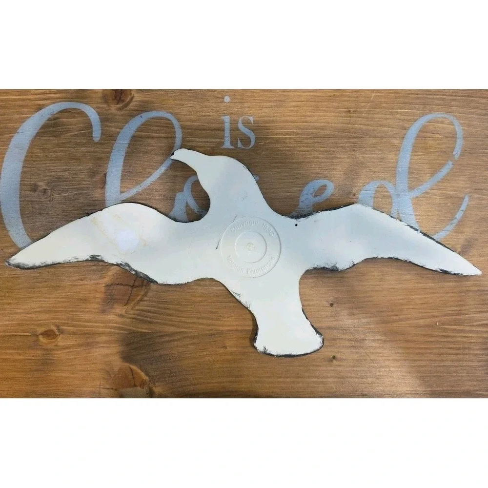 2 pc Vingage 1996 FLYING‎ SEAGULLS Birds Wall Hanging Hand Painted